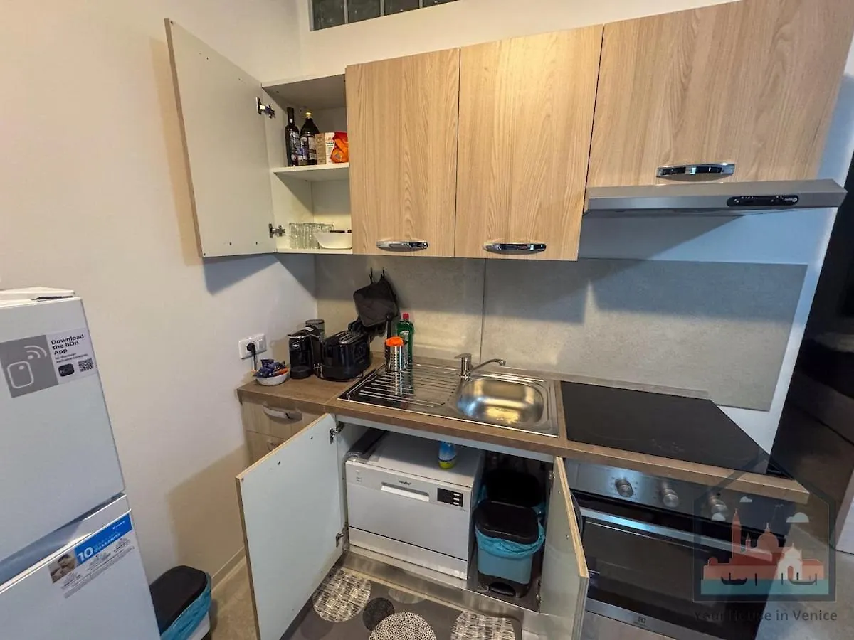 Apartment Casa Amicis - 5Min Stazione Di Mestre Venezia Italy